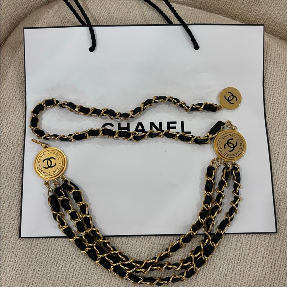 CHANEL Accessories - Authentic CHANEL Rue 31 Cambon vintage quilted leather medallion belt